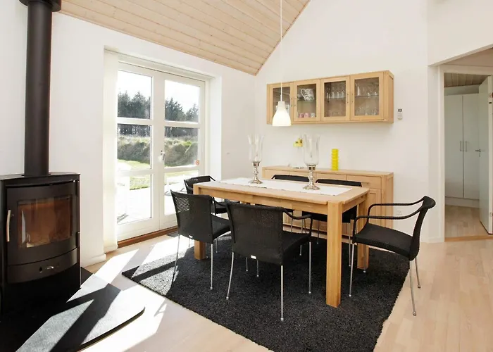 6 Person In Hirtshals-by Traum